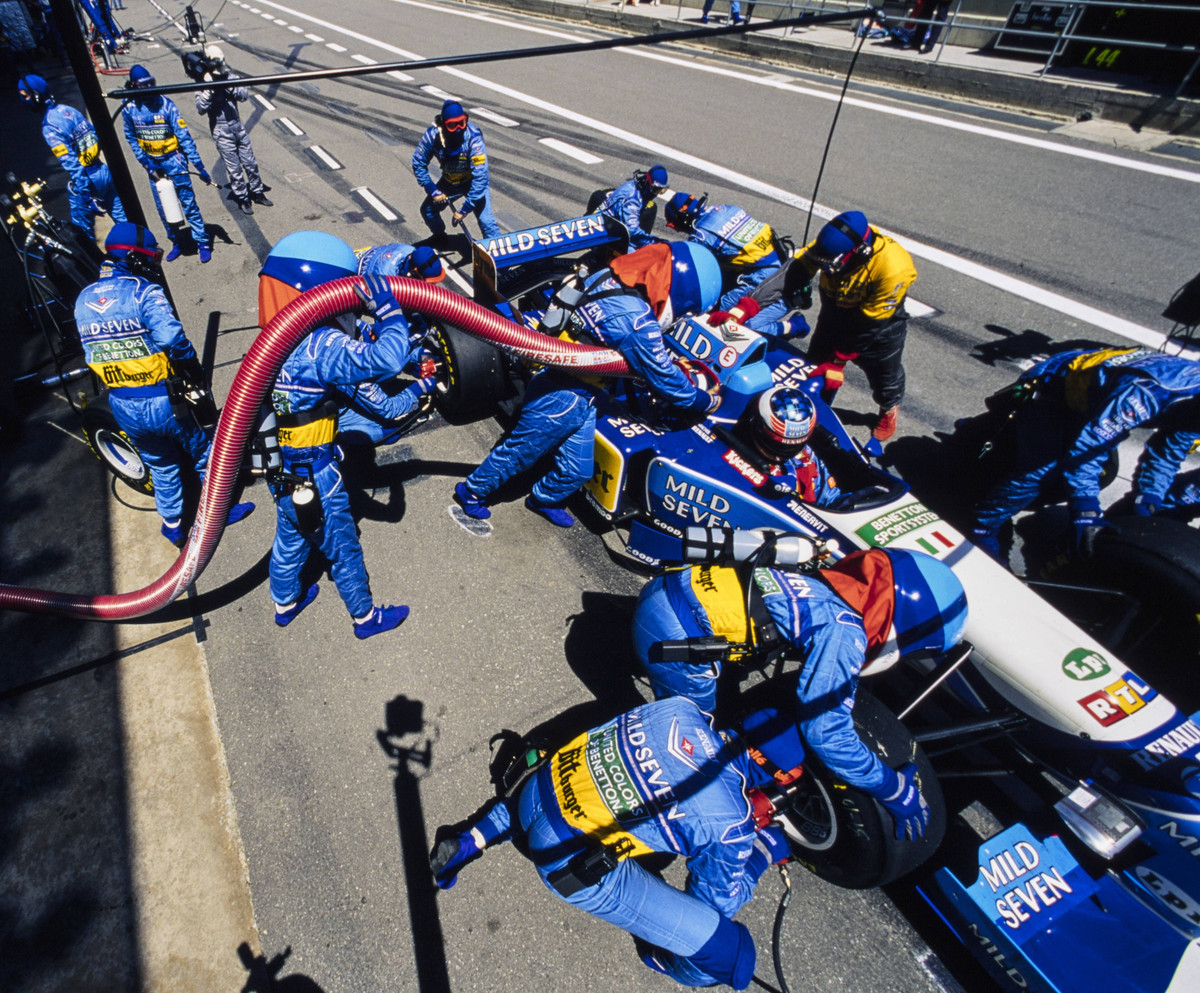 Піт-стоп із дозаправленням