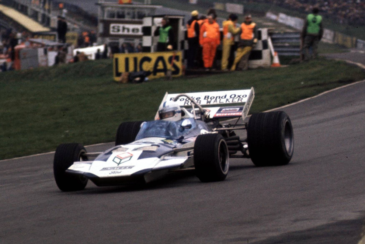 Джон Сертіз за кермом власного боліда на Гран-прі Великої Британії 1971 року