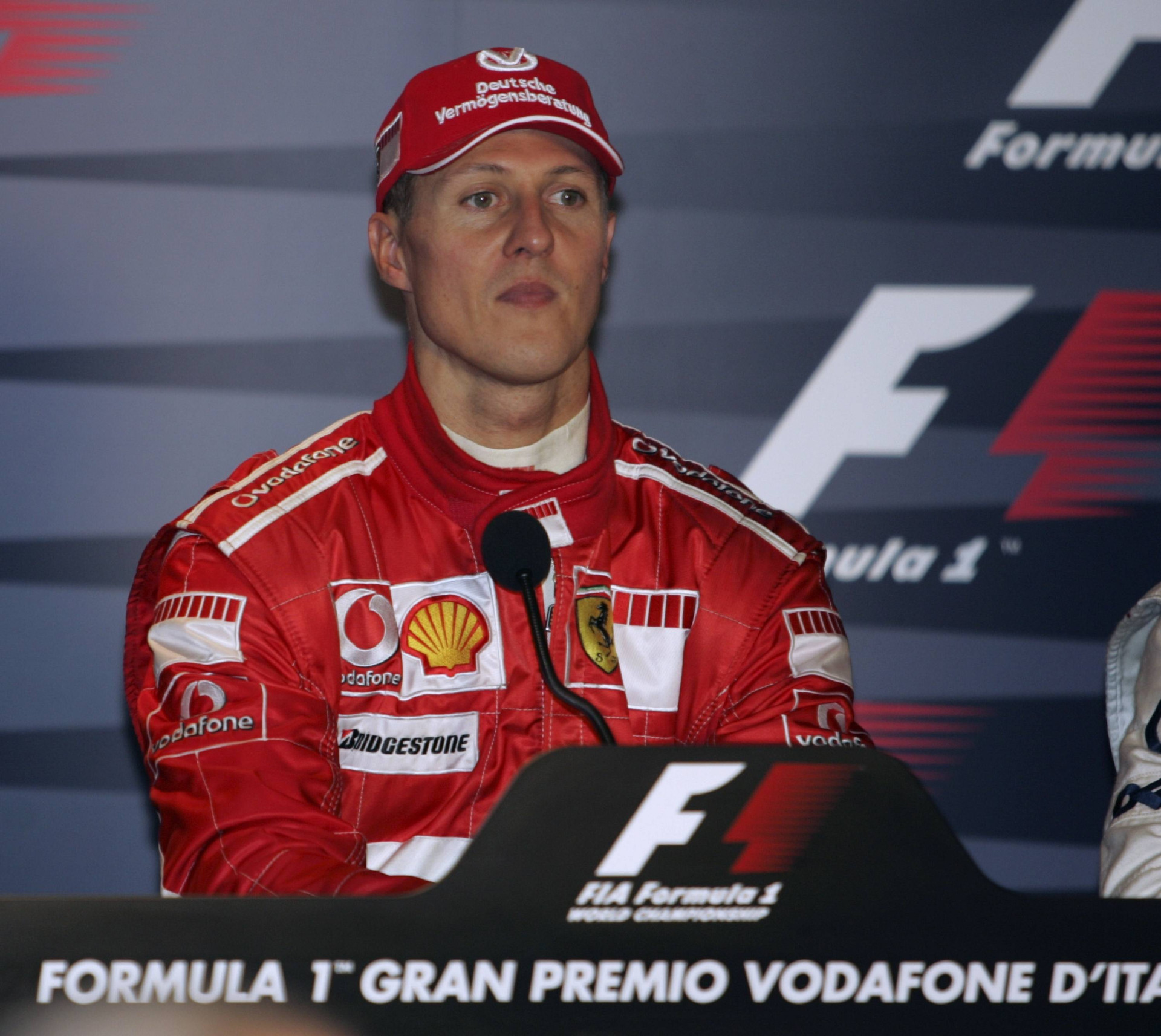 Міхаель Шумахер оголошує про завершення кар'єри наприкінці сезону 2006 на Гран-прі Італії