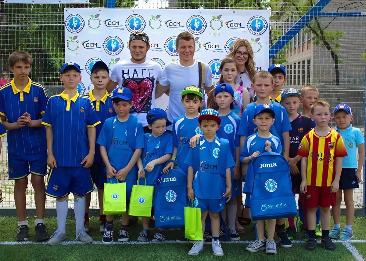 Зозуля та Ротань з вихованцями академії