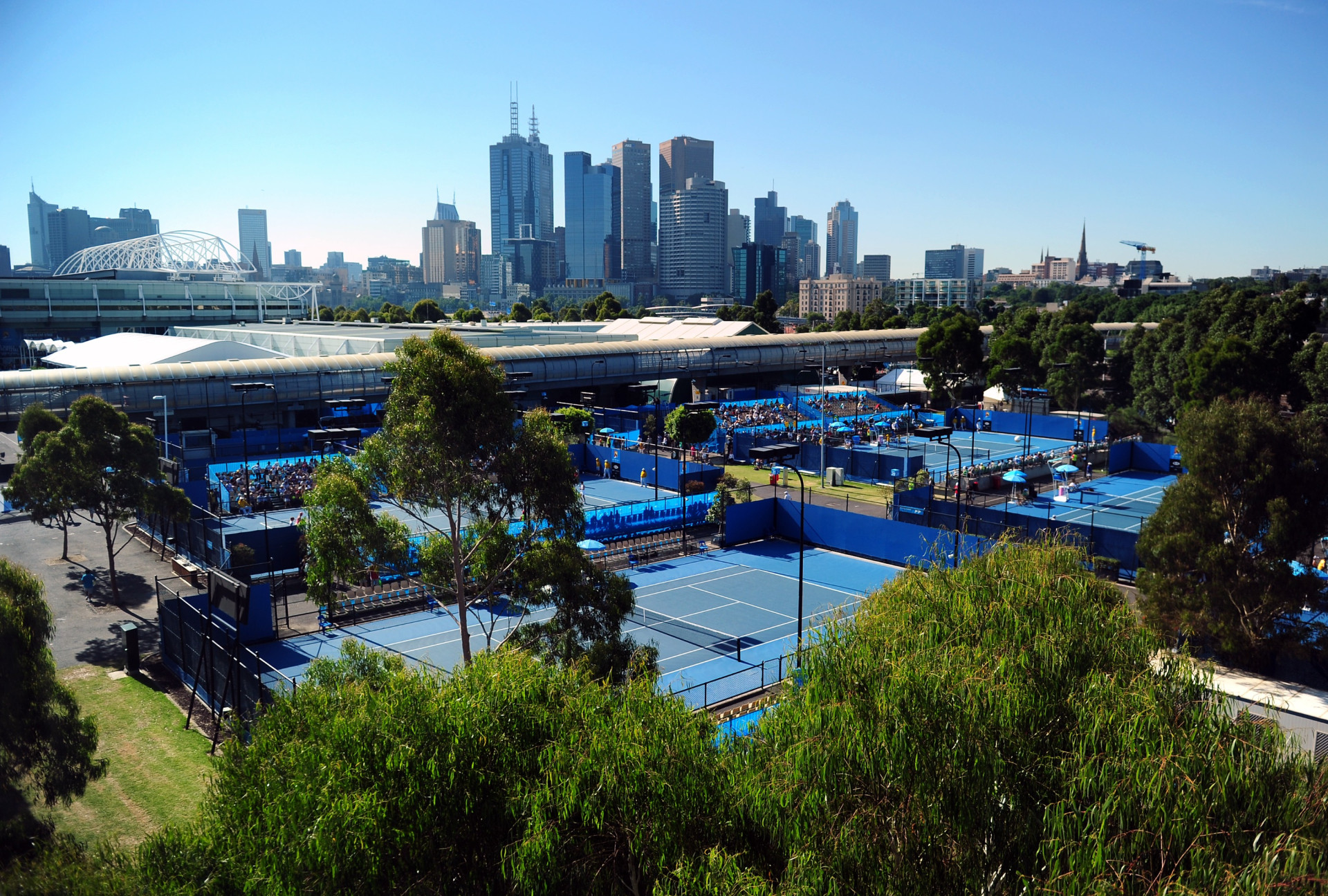 Вид на корты современного Мельбурн-парка