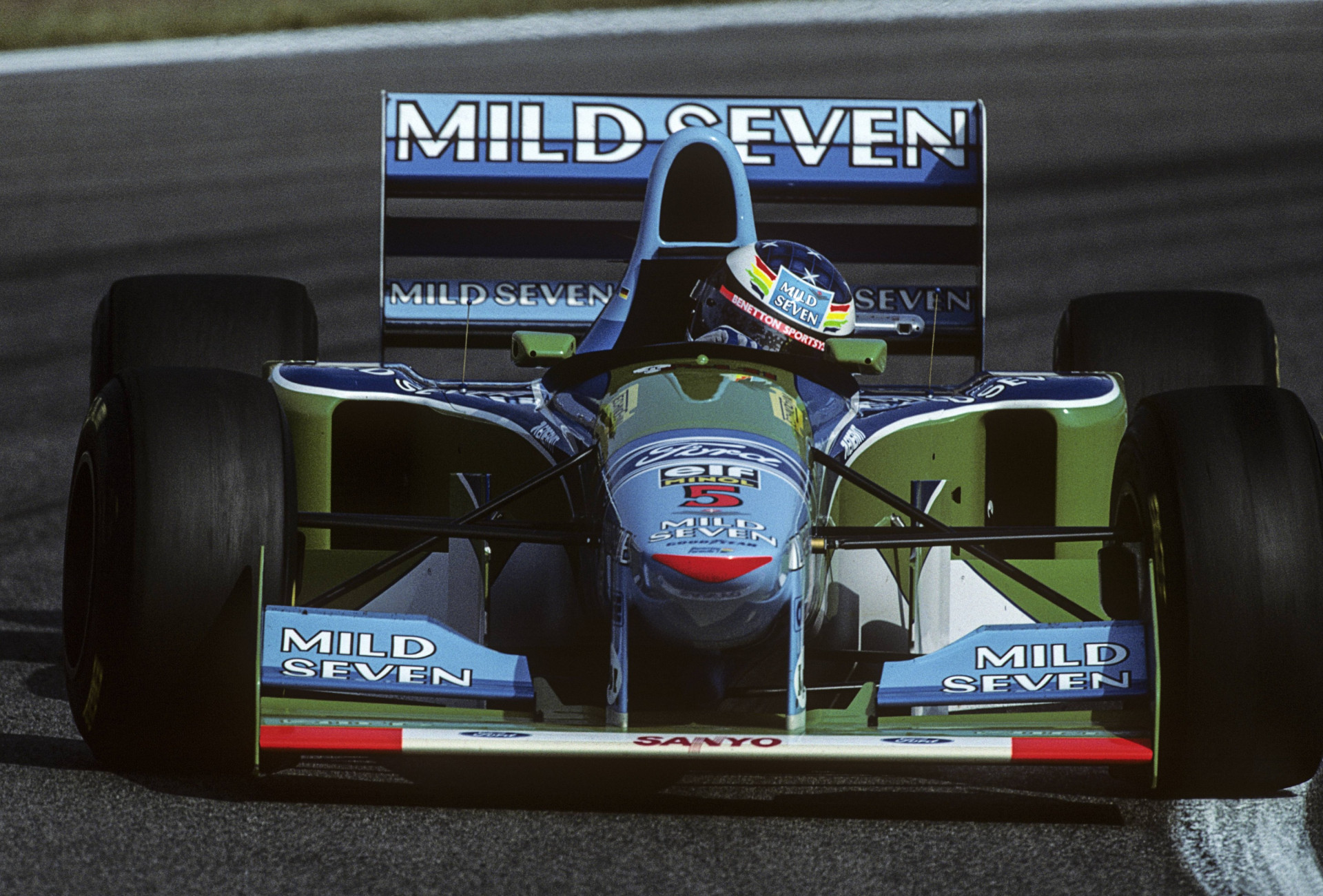 Михаэль Шумахер хромает на пятой передаче на Гран-при Испании 1994