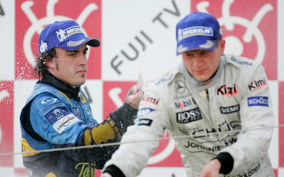Фернандо Алонсо и Кими Райкконен в 2005 году
