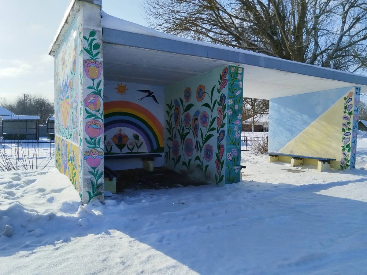 Василь Іванович живе у селі громади на Київщині, де знаходився музей з картинами Марії Примаченко