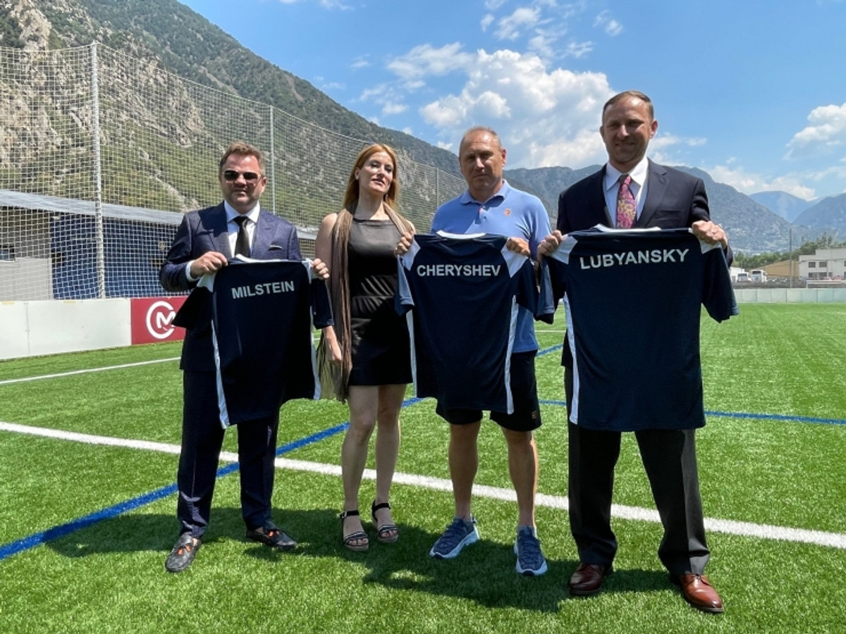 Росіяни в Санта-Коломі, fclubsantacoloma.net