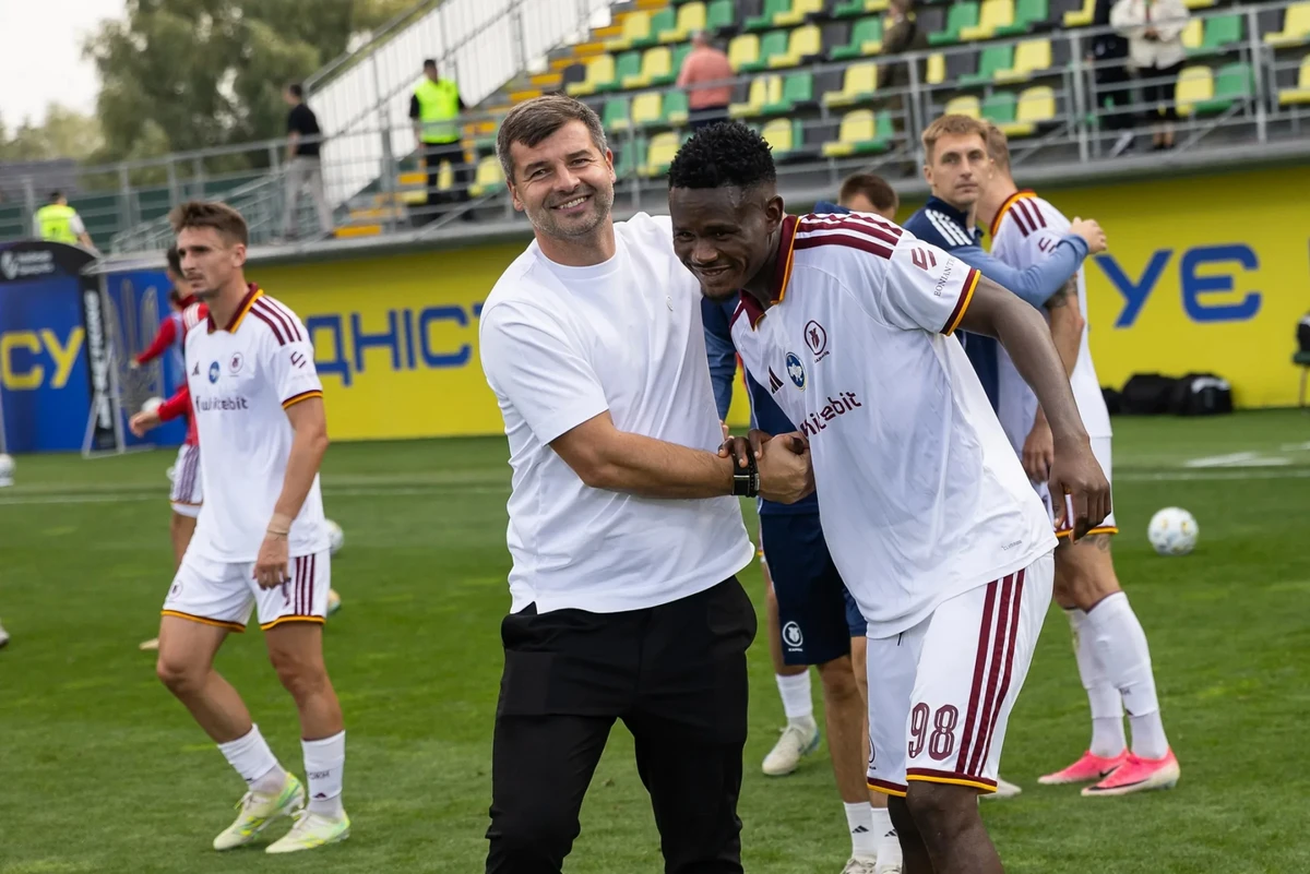 Головний тренер Харкова Младен Бартулович і Петер Ітодо