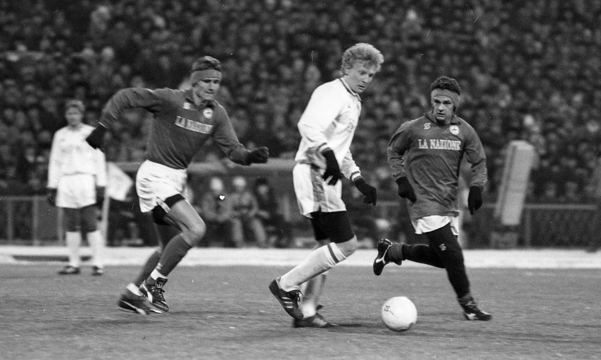 Олег Кузнцецов (у центрі) в оточенні Роберто Баджо (справа) та Любош Кубик (зліва), 1989 рік