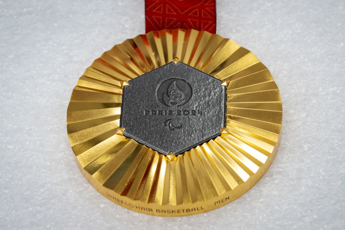 Золотая медаль Паралимпийских игр 2024