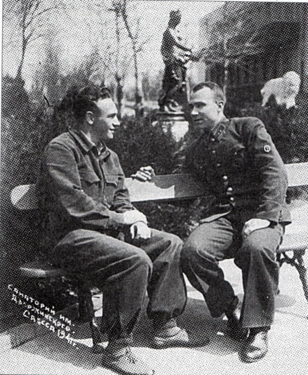 Олександр Скоцень (зліва)