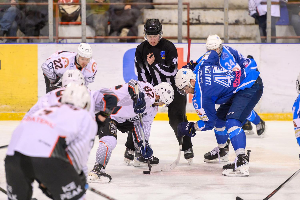 Гліб Кривошапкін і Віктор Захаров під час вкидання