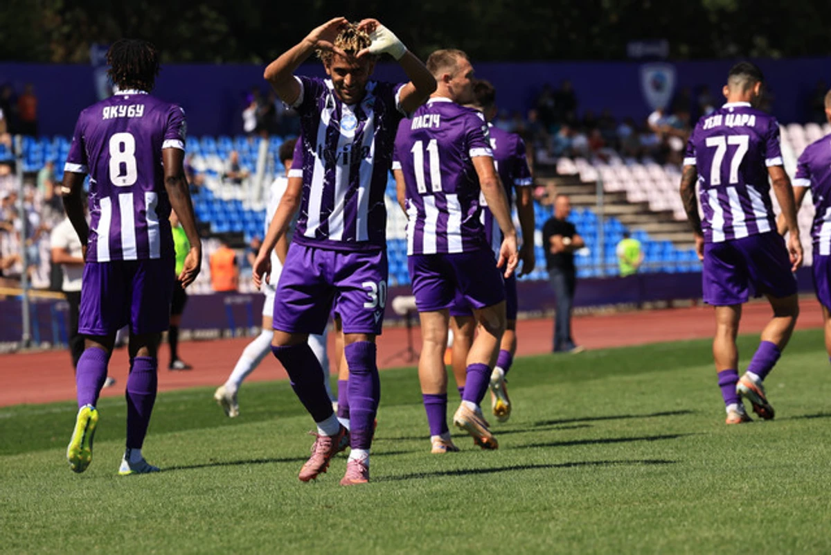 Футболісти ЛНЗ
