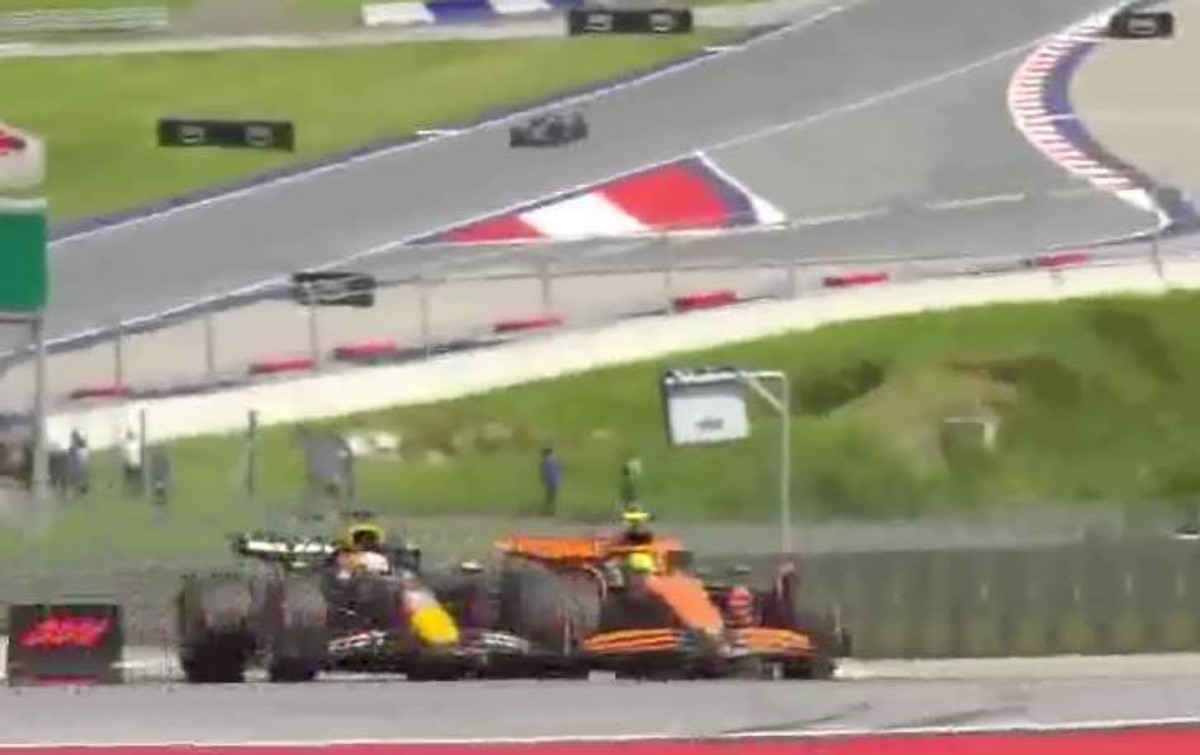 Зіткнення Макса Ферстаппена та Ландо Норріса на Гран-прі Австрії 2024. А далеко по фону видно Джорджа Расселла.