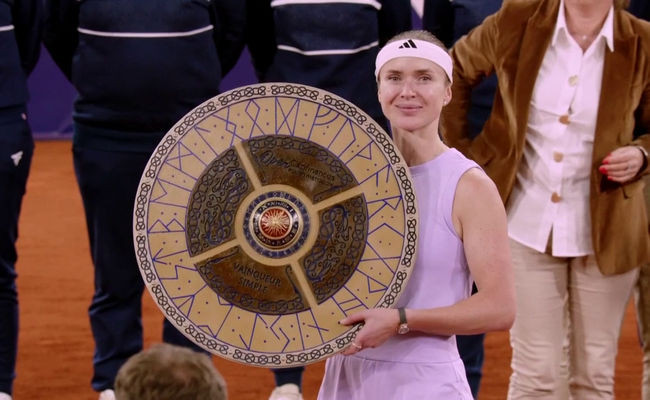 Еліна Світоліна з трофеєм у Руані