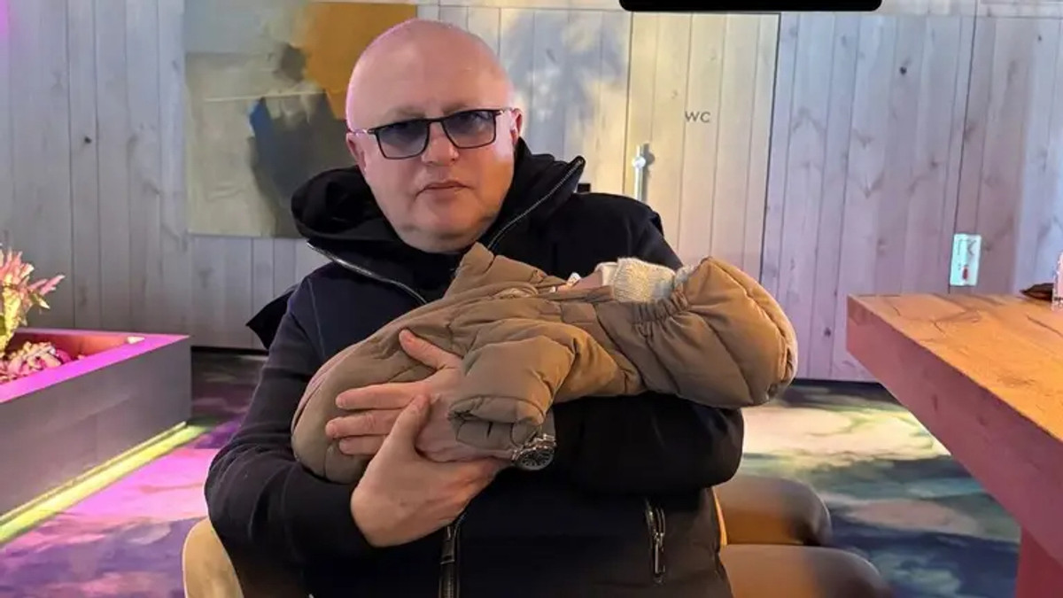 Президент Динамо Игорь Суркис с внуком