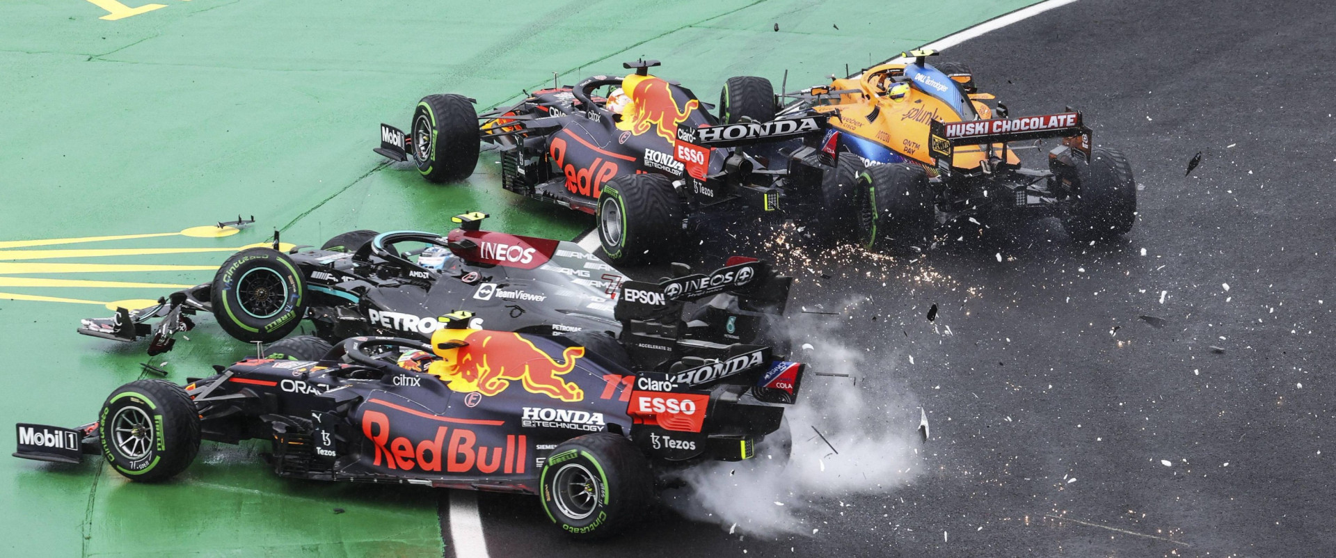 Масова аварія на старті Гран-прі Угорщини 2021