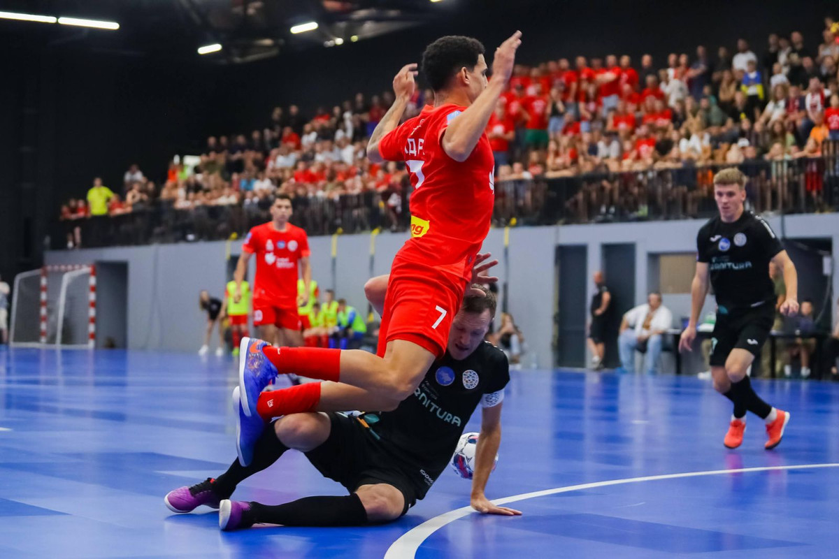 Athletic Futsal – Фурнитура