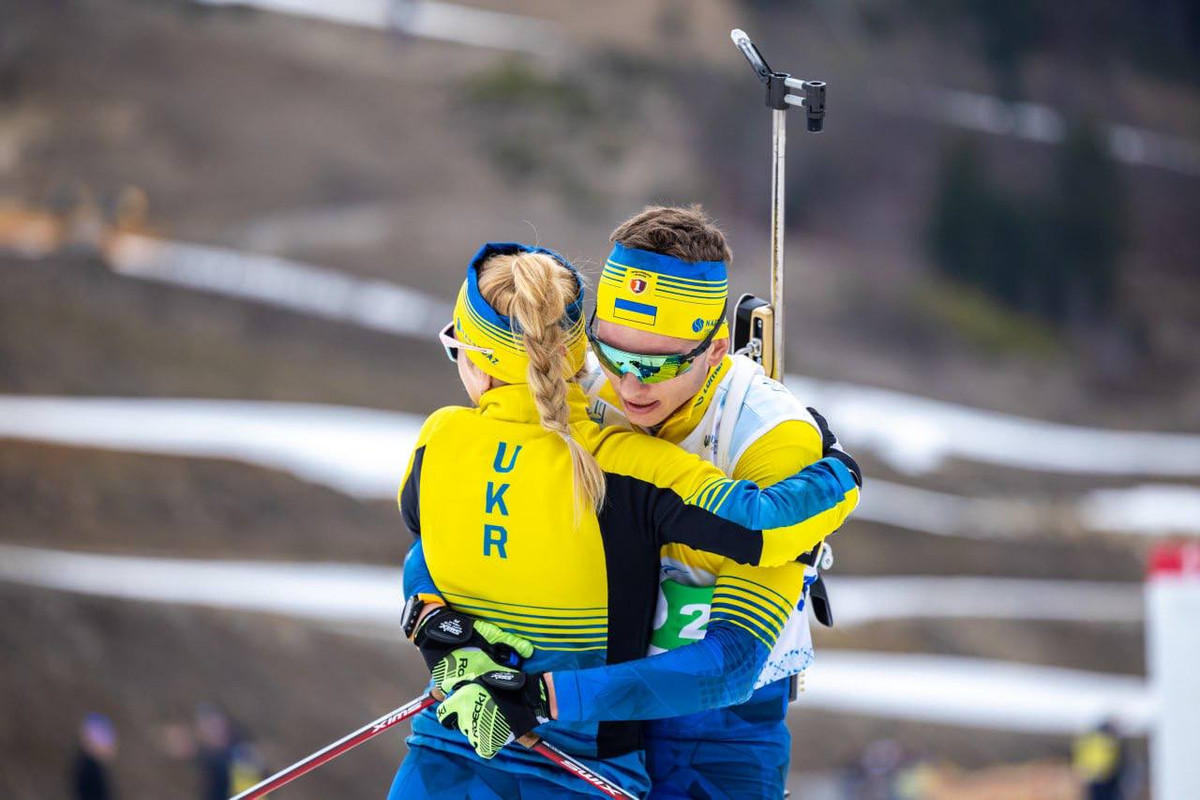 Степан Кинаш с Любовью Кипяченковой после победы в сингл-миксте на чемпионате Украины 2025