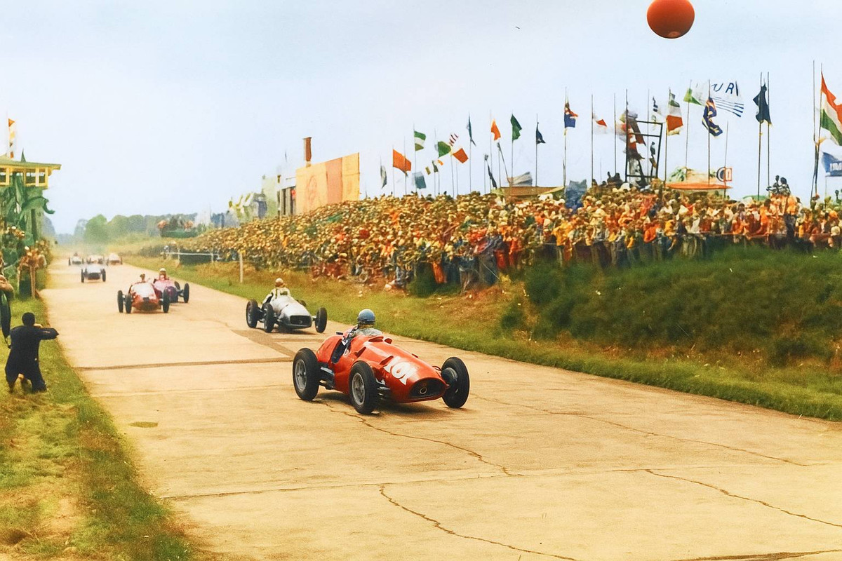 Альберто Аскарі мчить до чемпіонства на Гран-прі Німеччини 1952 року
