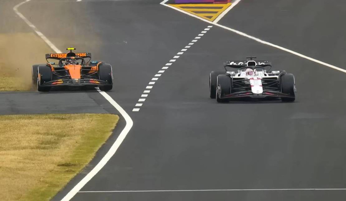 Боротьба Макса Ферстаппена і Ландо Норріса на виїзді з піт-лейна на Гран-прі Японії