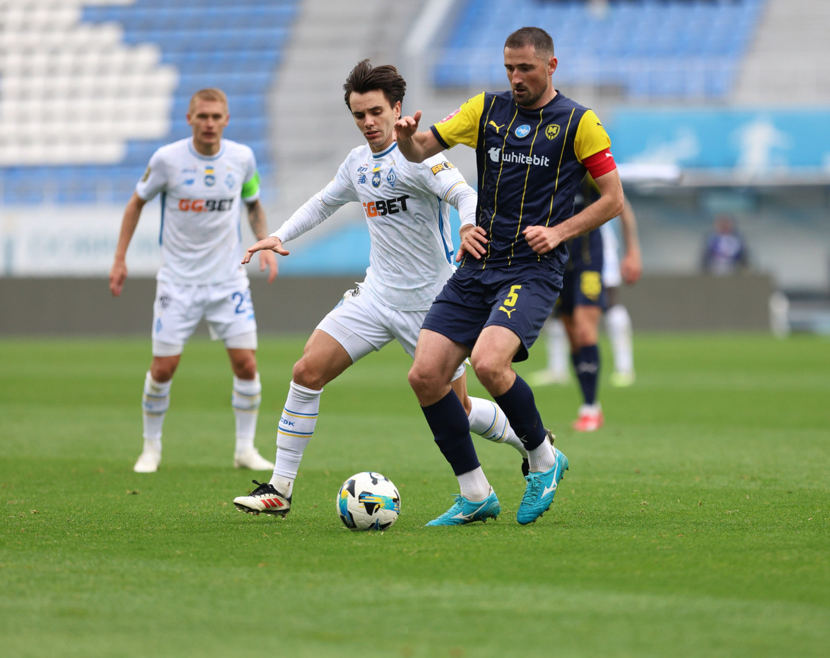 Іван Калюжний проти Миколи Шапаренка