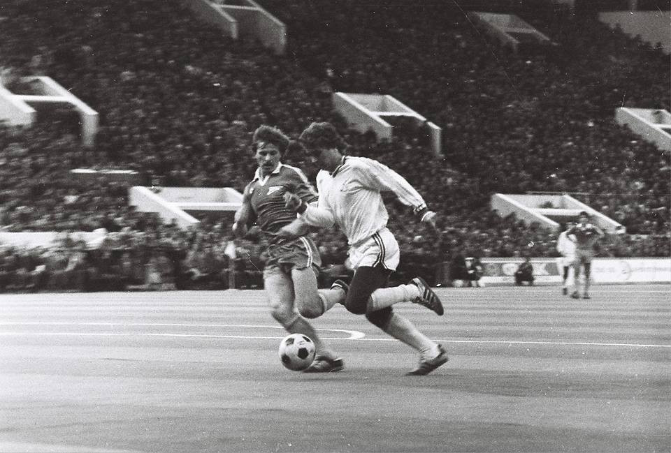 Александр Заваров (в белом)