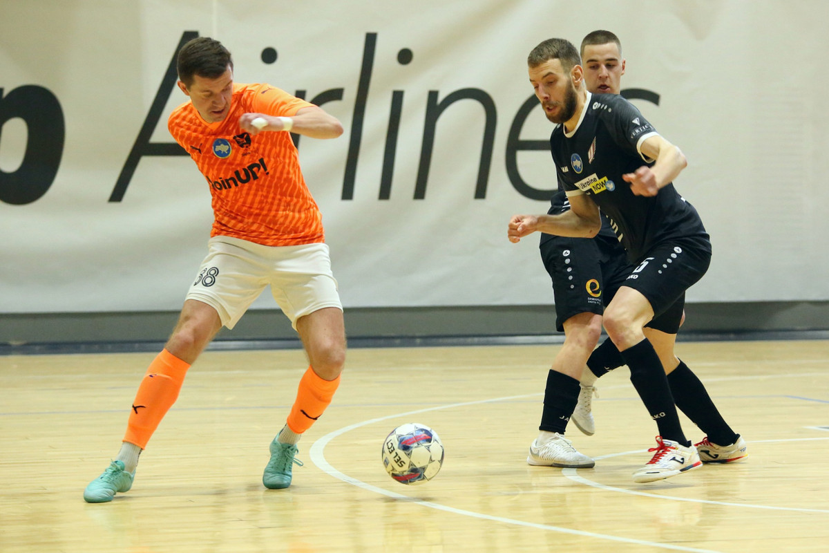 SkyUp Futsal – Ураган