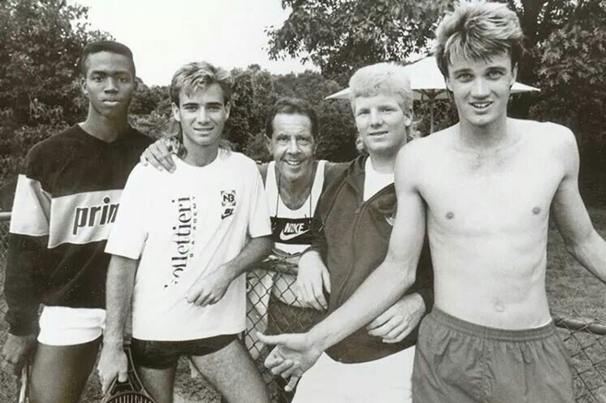 Зліва направо: Мартін Блекмен, Андре Агассі, Нік Боллетьєрі, Джим Кур'є, Девід Вітон