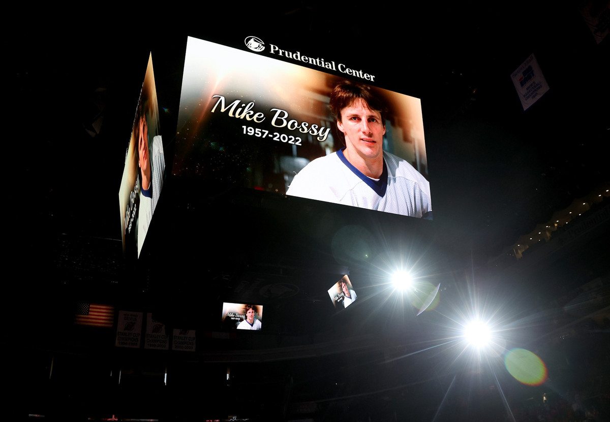 Вшанування пам'яті Майка Боссі на арені Нью-Джерсі, 21 квітня 2022 року