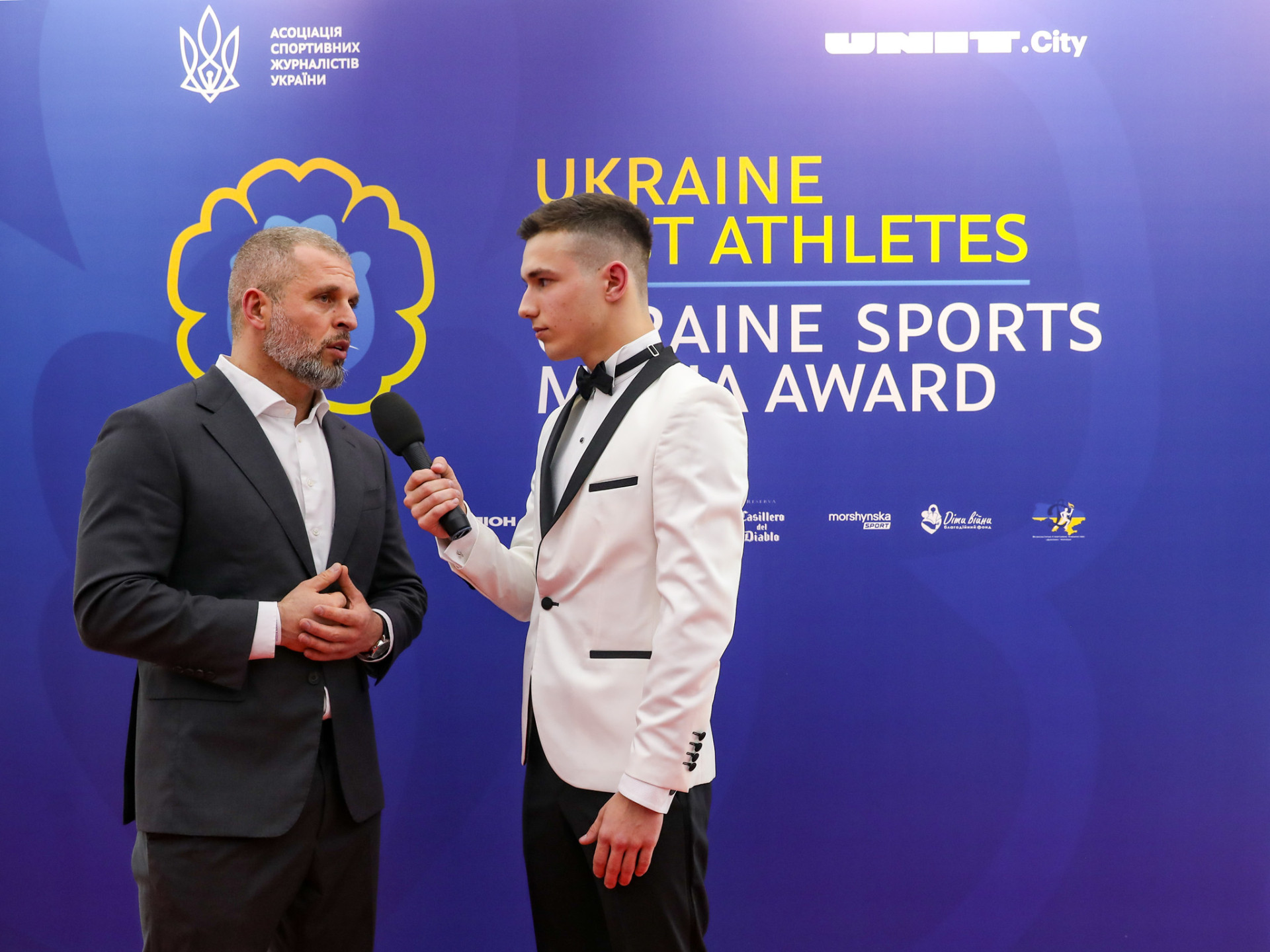 Матвей Бидный (слева)