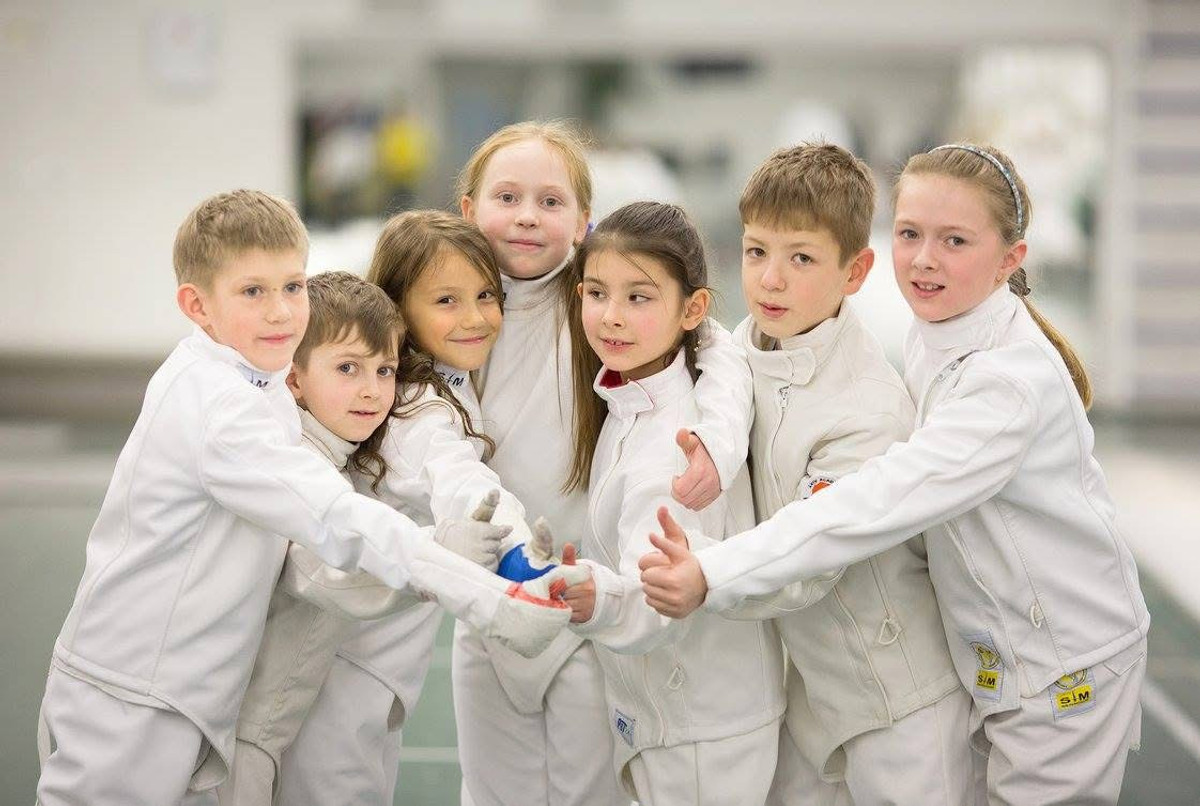 2017 рік, крайня праворуч Анна Максименко