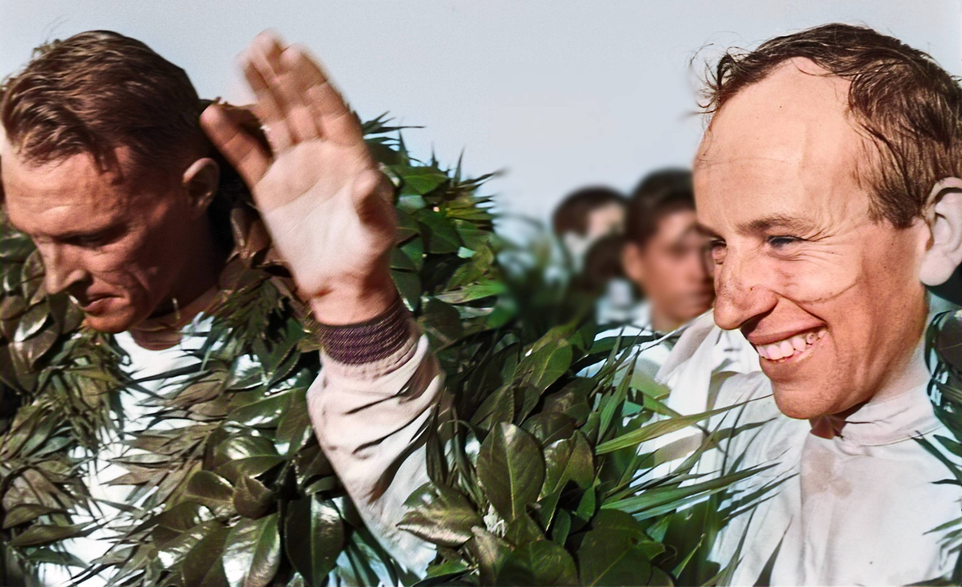 Дэн Генри и Джон Сёртиз на подиуме Гран-при Мексики 1964