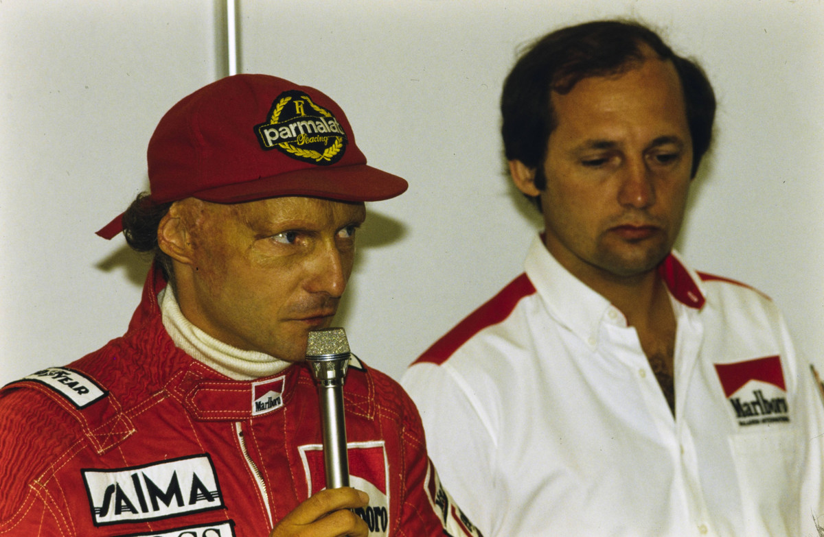 Ники Лауда и Рон Деннис на пресс-конференции, где австриец объявил о своём уходе.