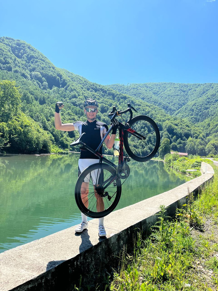 Степан Кінаш під час тренування Хустському районі, Закарпаття