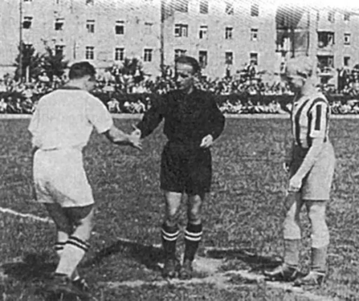 Олександр Скоцень (ліворуч)