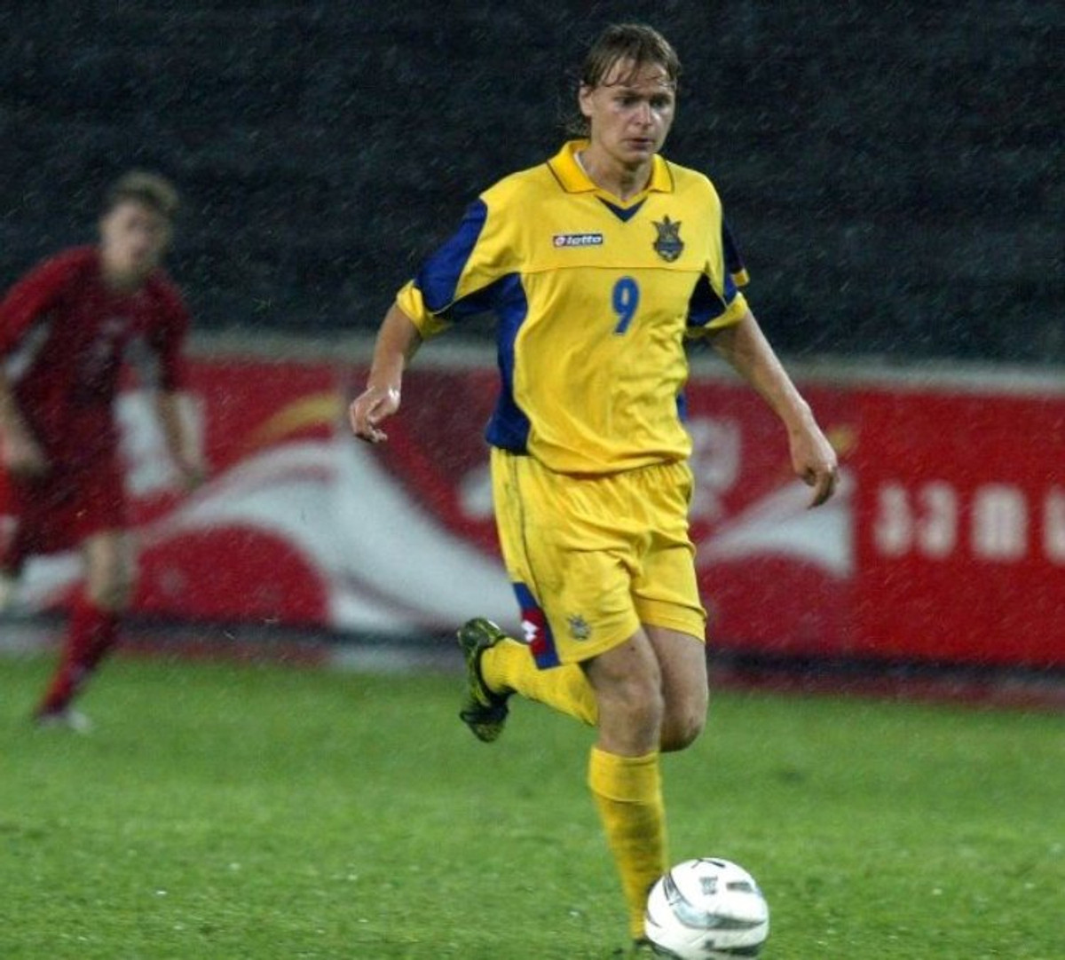 Адриан Пуканыч в футболке национальной сборной Украины в игре против Ливии