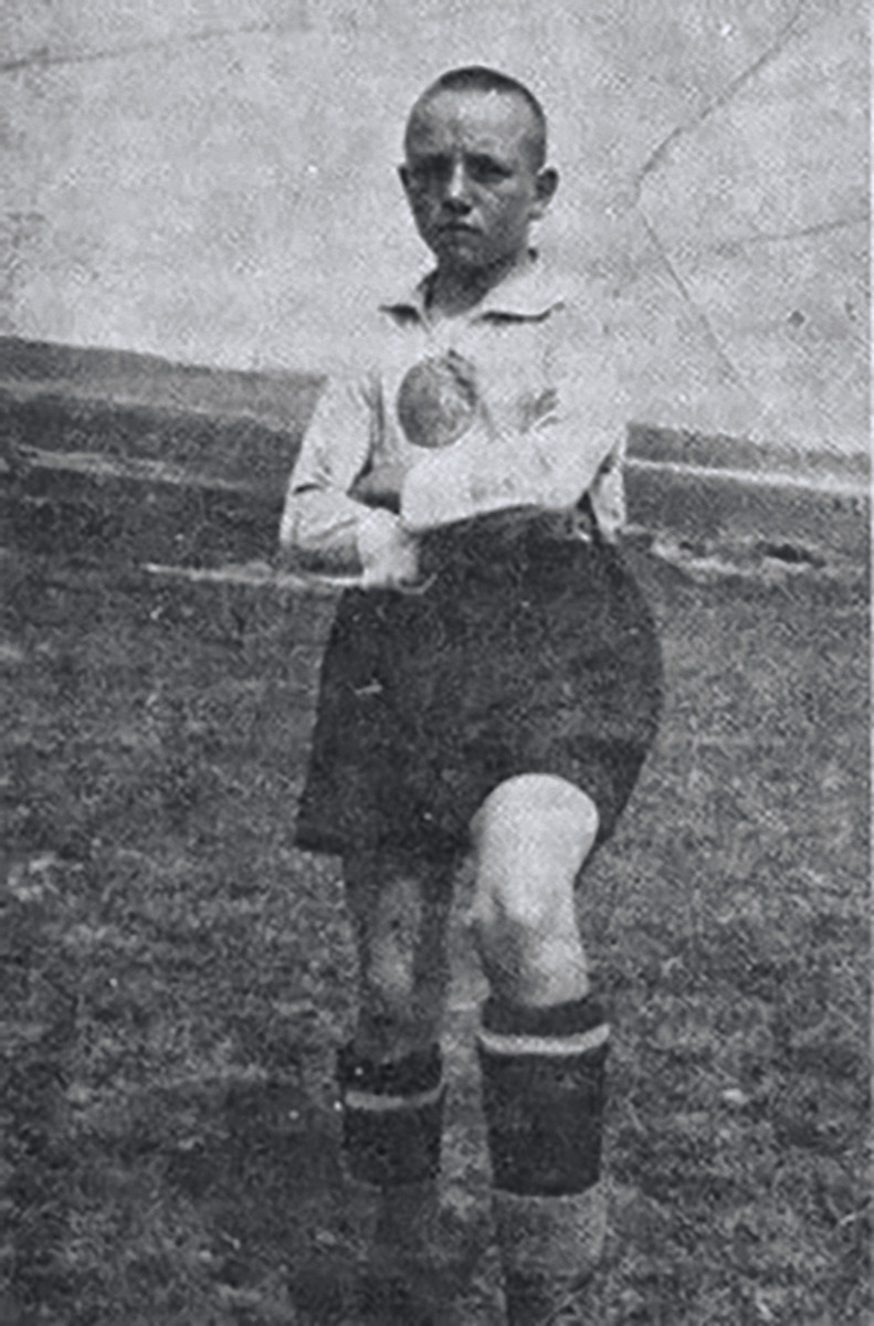 Олександр Скоцень в юності