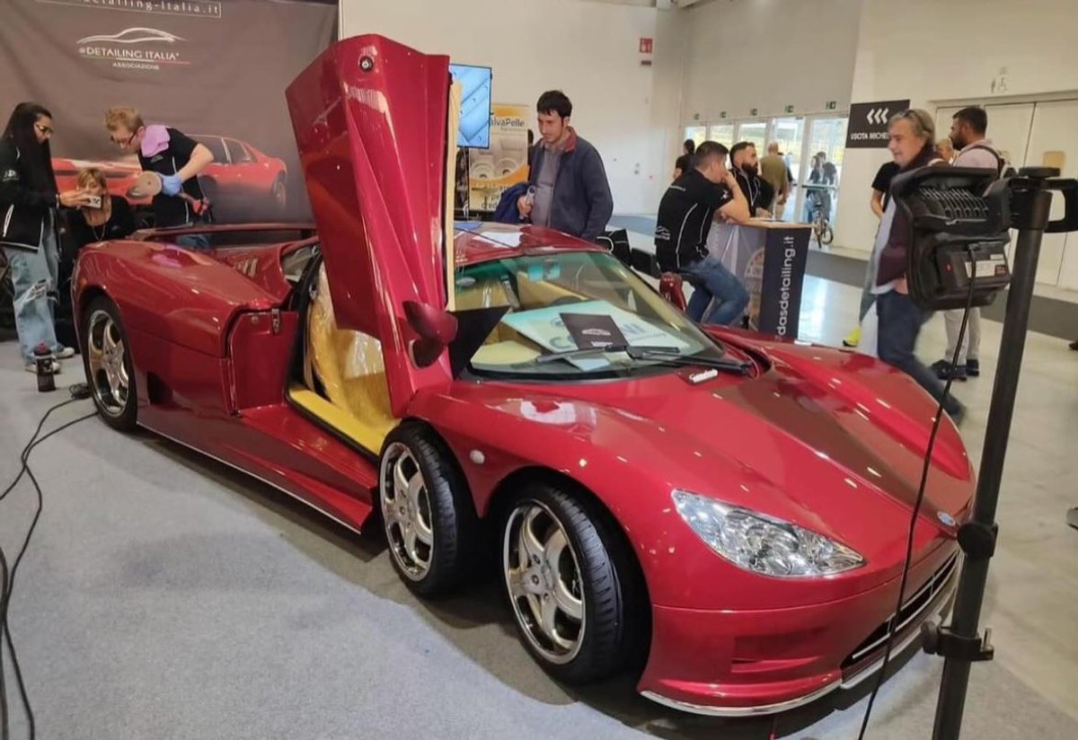 Спорткар Covini C6W