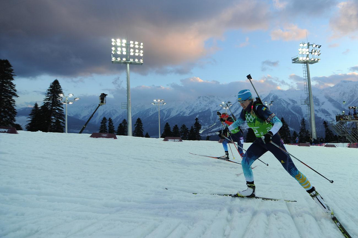 Юлія Джима та Ольга Зайцева (на задньому плані)