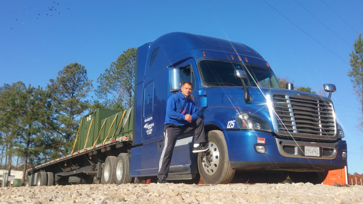 Вячеслав Глазков со своим железным конем