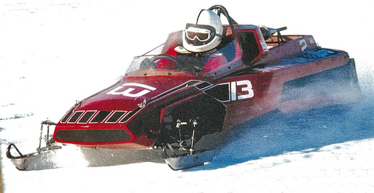 Жиль Вільньев бере участь у перегонах на снігоходах