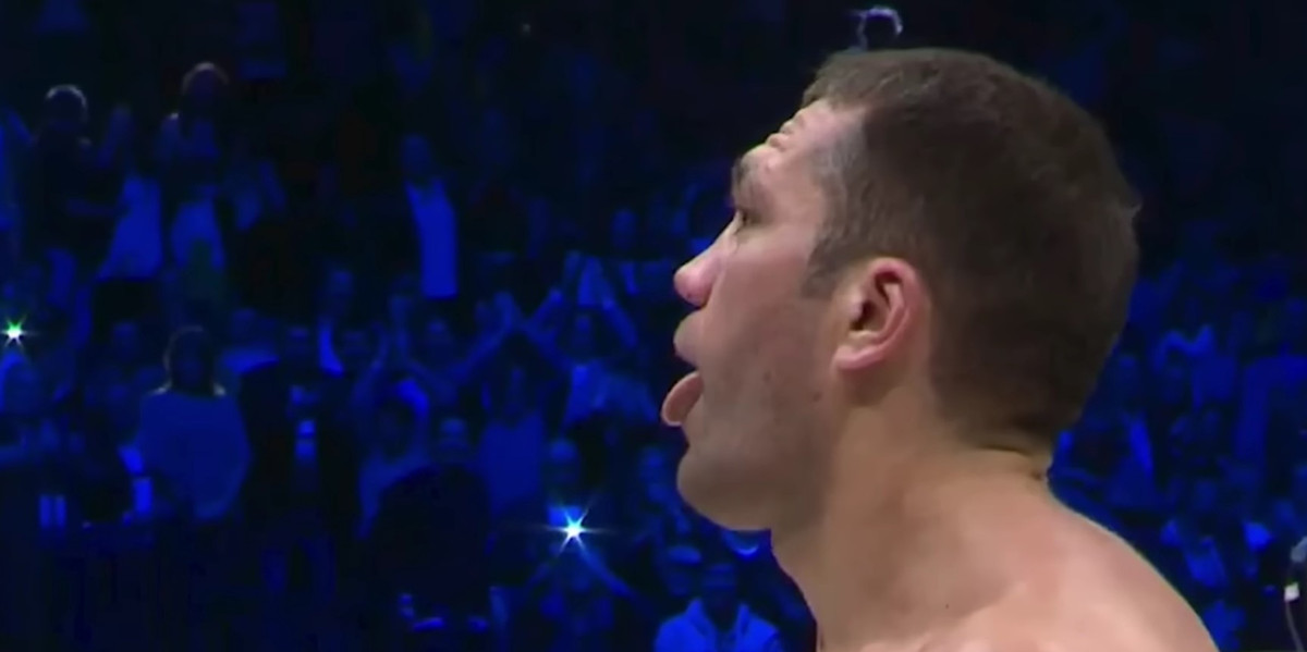 Пулєв після першого нокдауну від Кличка