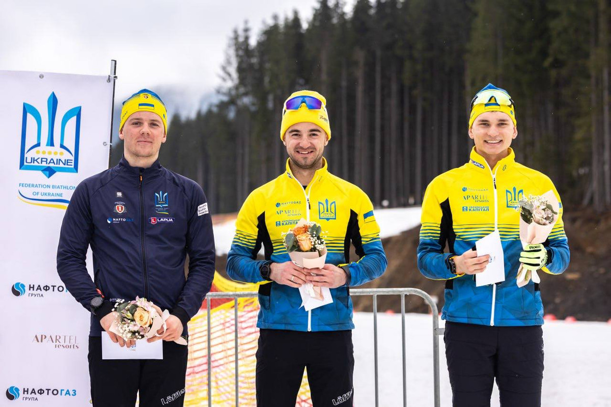 Сергей Супрун, Тарас Лесюк и Степан Кинаш – участники цветочной церемонии по итогам суперспринта на ЧУ-2025