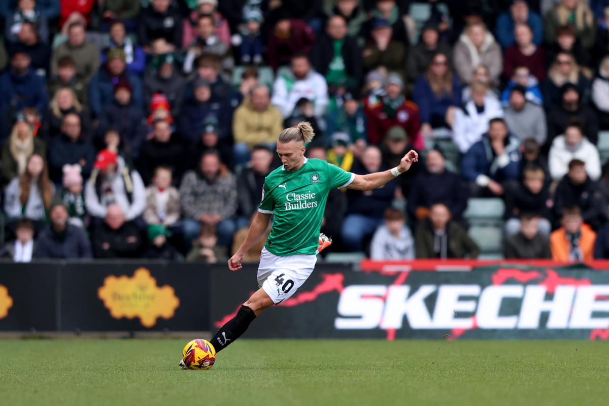 Максим Таловеров в дебютном матче за Плимут