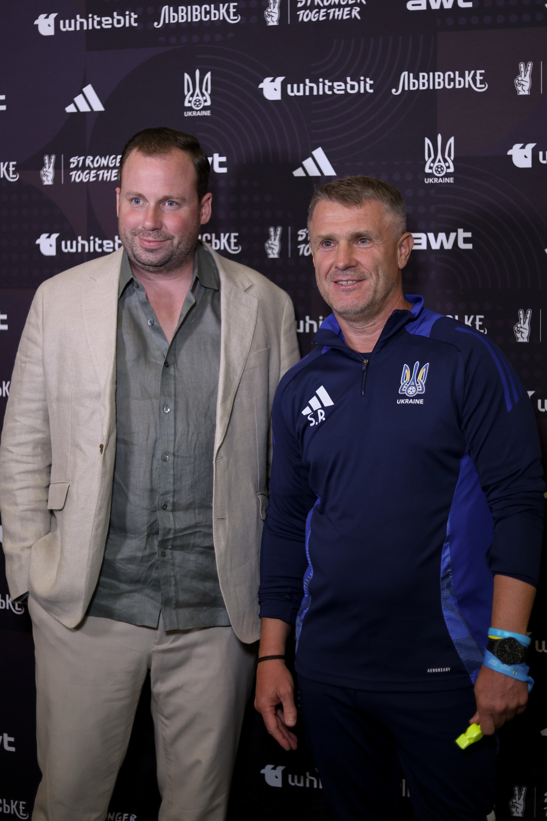 Генеральний директор АВТ Баварія Ерік Бернінг та головний тренер збірної Сергій Ребров