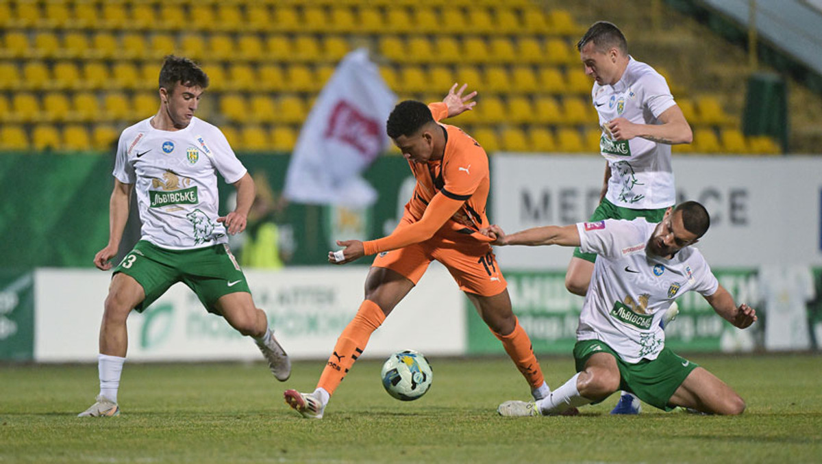 Карпати - Шахтар