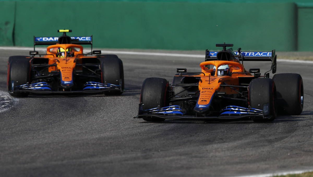 Ландо Норрис (чуть позади) и Даниэль Риккардо на Гран-при Италии 2021