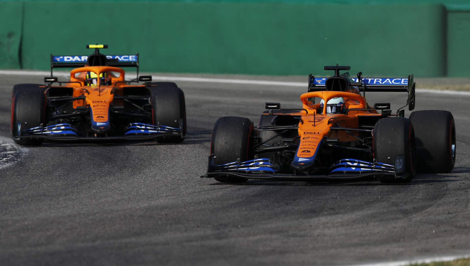 Ландо Норріс (трохи позаду) і Даніель Ріккардо на Гран-прі Італії 2021