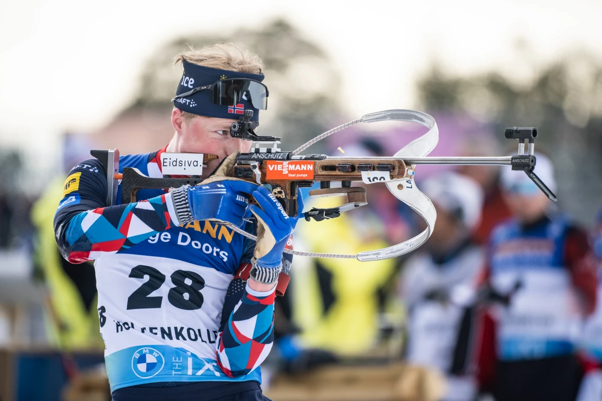 Ейнар Гедеґарт під час гонки переслідування на етапі Кубку світу в Голменколлені у 2023 році