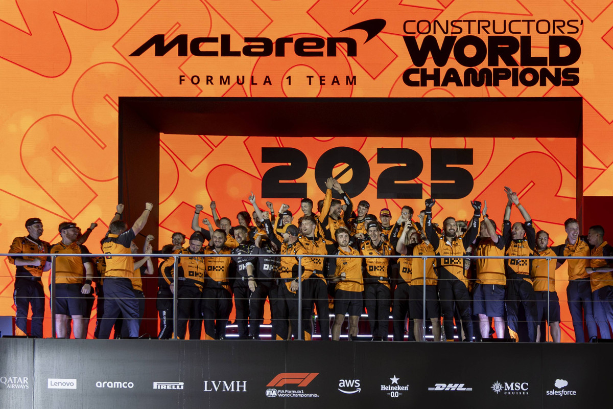 Макларен святкує перемогу в командному заліку