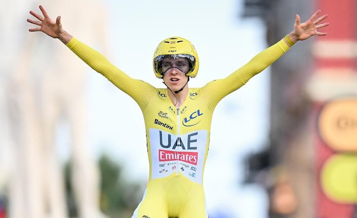 Тадей Погачар у жовтій майці лідера